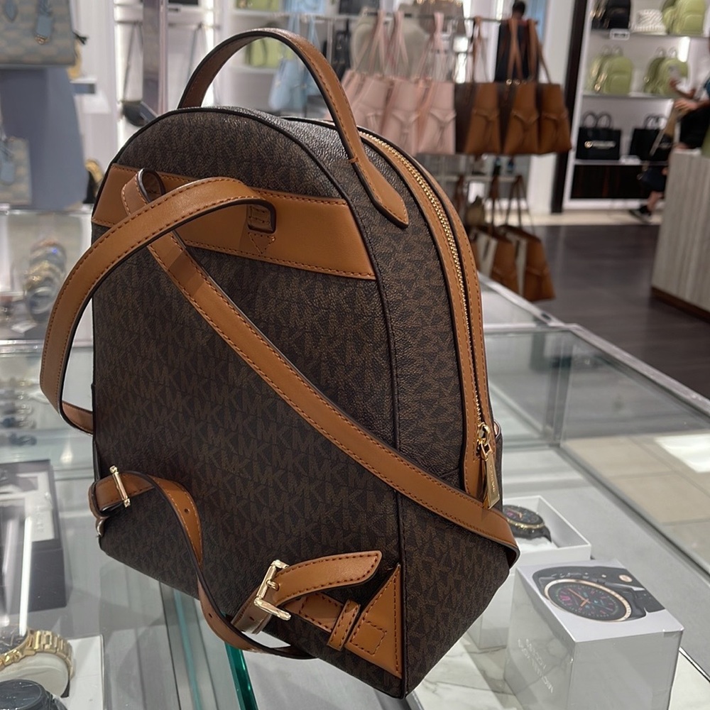 Michael Kors Womens Valerie Medium Logo Backpack 30F2G9VB2B Brown
NWT - Picture 6 of 16